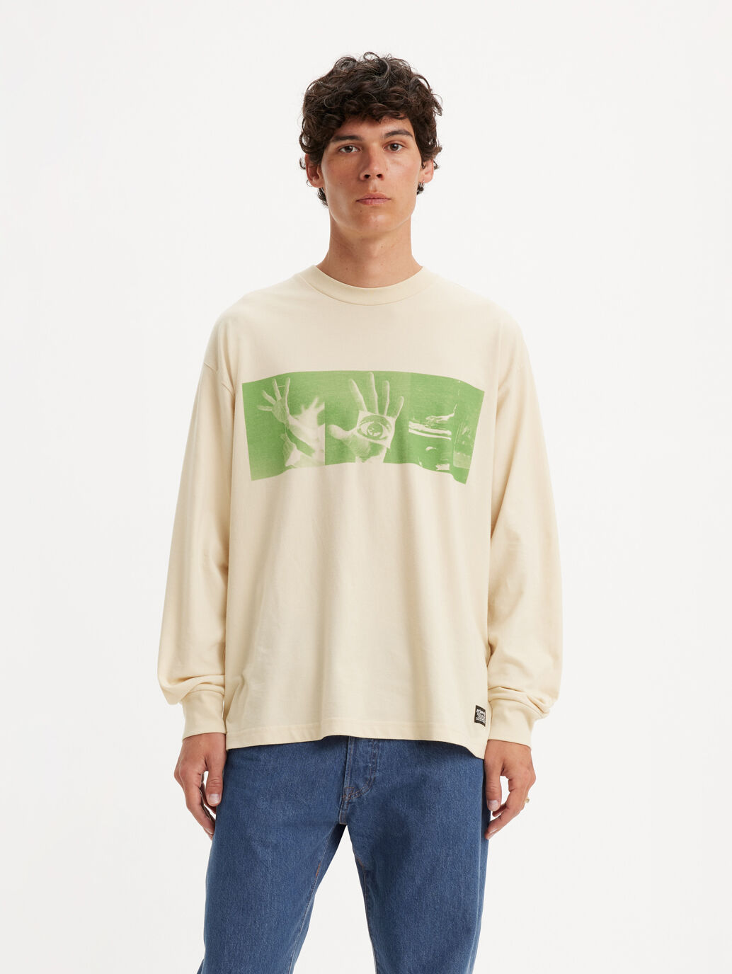 Graphic long sale sleeve tee levis